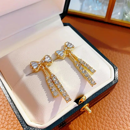 Gorgeous Sparkling Bow-Shaped Crystal Earrings