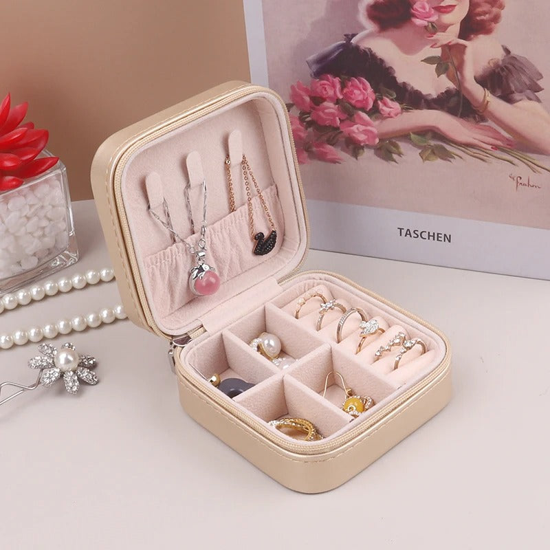 Elegance and Organization in One: Compact Jewelry Case for Your Treasures