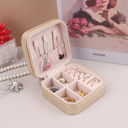 Elegance and Organization in One: Compact Jewelry Case for Your Treasures