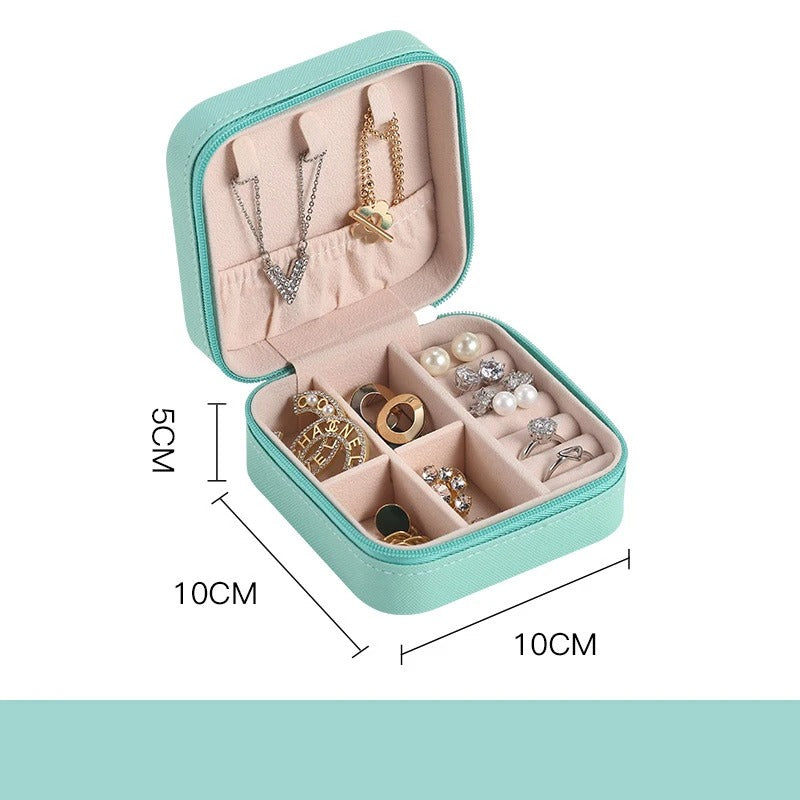 Elegance and Organization in One: Compact Jewelry Case for Your Treasures